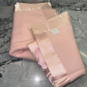 VTG North Star Chatham Baby Blanket Acrylic Full Satin Trim Pale Pink 36x50”